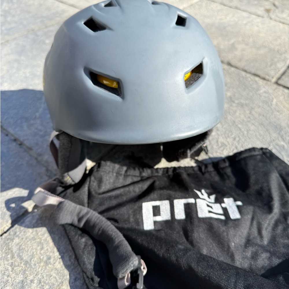 Pret Shaman Size M Snow Helmet Worn Once